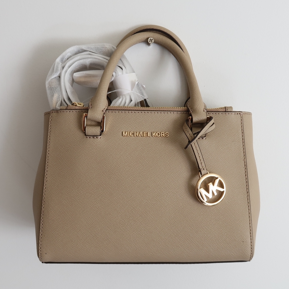 ✨Michael Kors Kellen Bisque XS Satchel